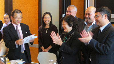 ຊາວຫວຽດນາມອາໄສຢູ່ອົດສຕາລີ ຮ່ວມແຮງຮ່ວມໃຈ ເພື່ອນັກຮຽນ ເຈື່ອງຊາ